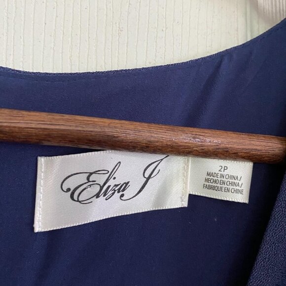 Eliza J Navy Blue Asymmetrical Pleated Fit Flare Crepe Vneck Shift Dress Size 2P - Picture 3 of 8